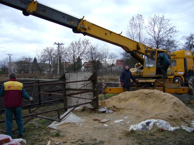 img00019.jpg